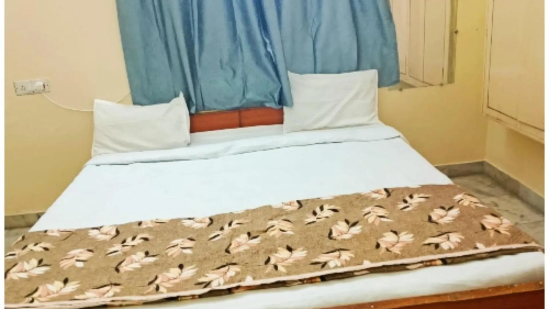 Hotel P G On Ganges ! Near Kashi Vishwanath Temple - Fully Air Conditioned And Spacious Rooms With Free Wi-Fi Facility - A Top Rated Hotel In Varanasi 0*,