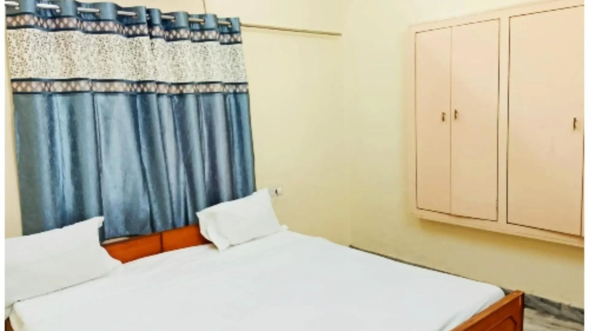 Quarto em Acomodações Particulares Hotel P G On Ganges ! Near Kashi Vishwanath Temple - Fully Air Conditioned And Spacious Rooms With Free Wi-Fi Facility - A Top Rated Hotel In Varanasi Índia