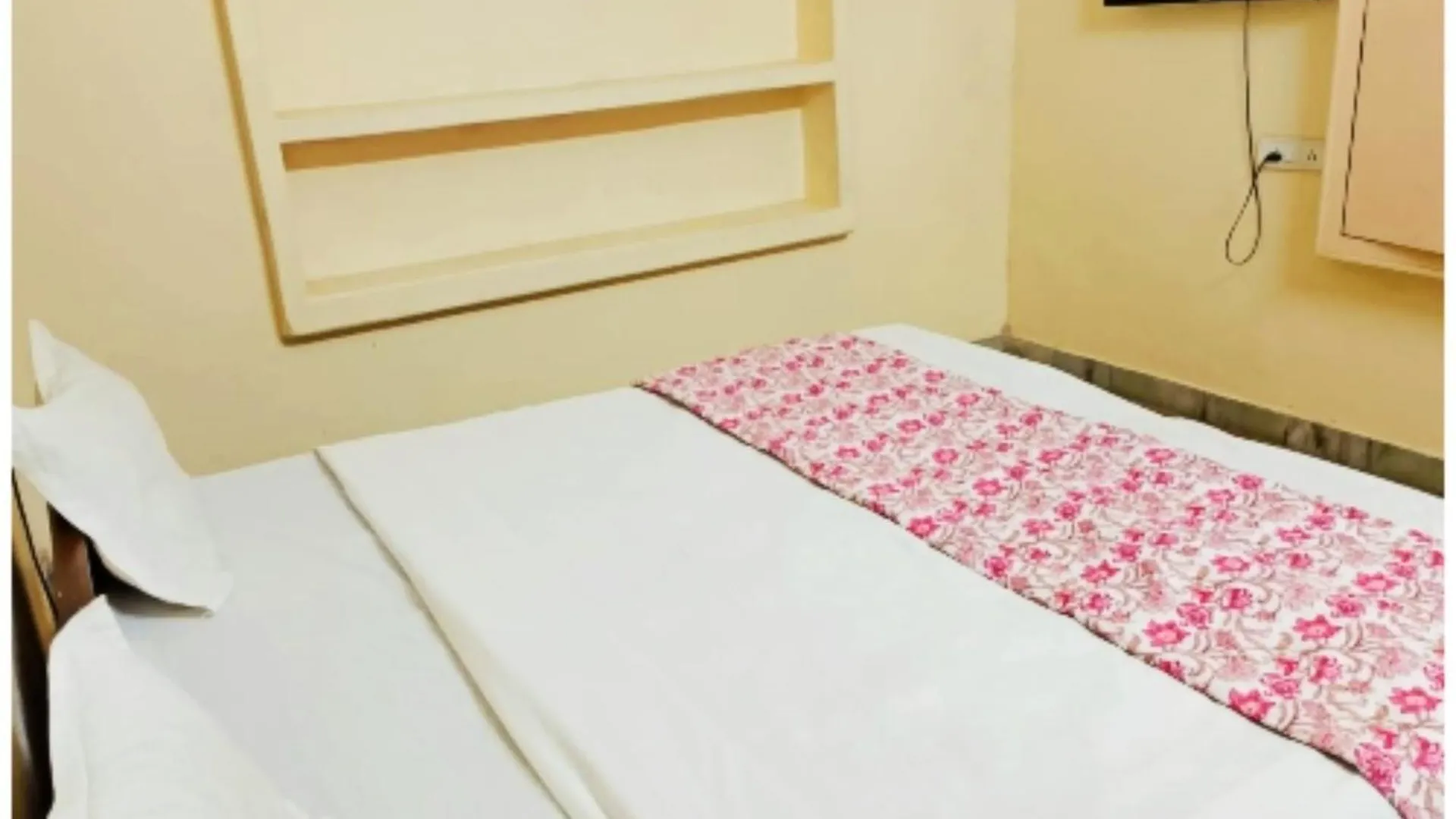 Hotel P G On Ganges ! Near Kashi Vishwanath Temple - Fully Air Conditioned And Spacious Rooms With Free Wi-Fi Facility - A Top Rated Hotel In Varanasi