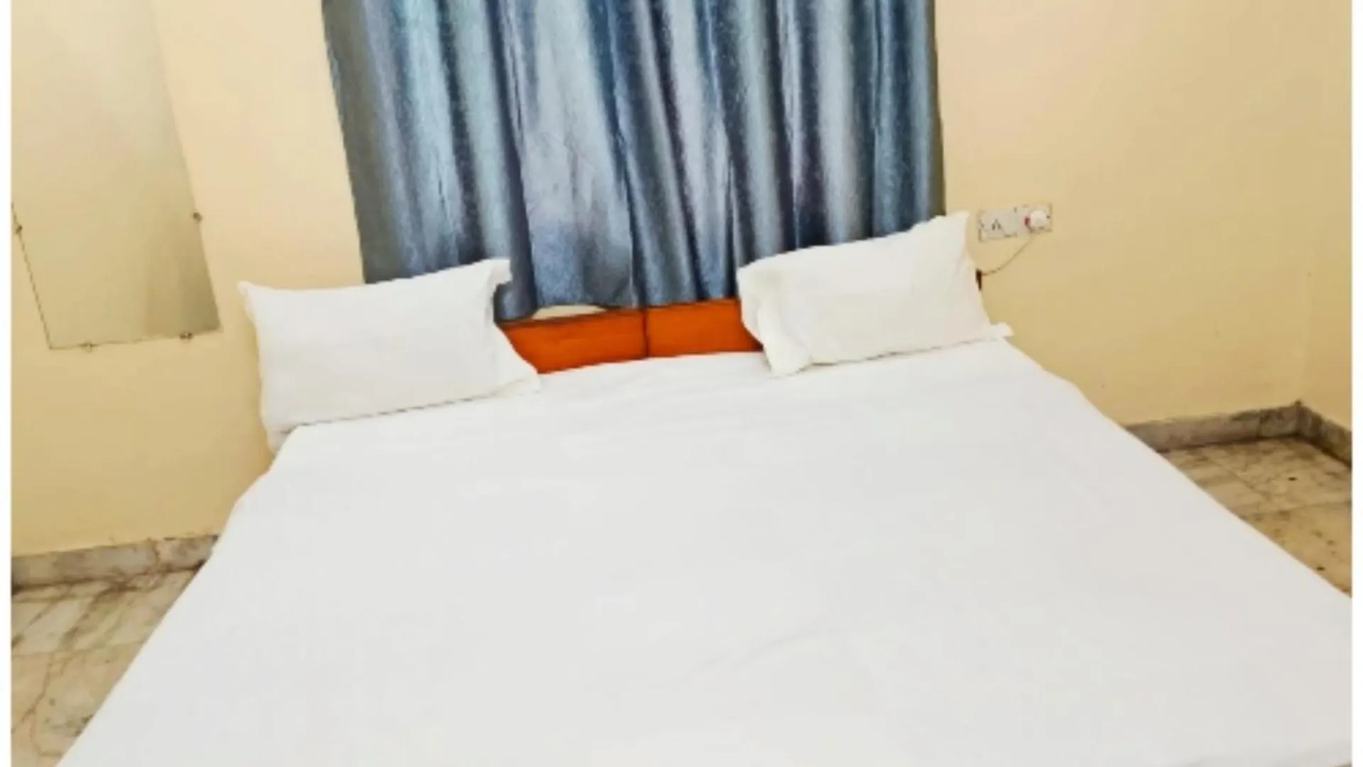 Hotel P G On Ganges ! Near Kashi Vishwanath Temple - Fully Air Conditioned And Spacious Rooms With Free Wi-Fi Facility - A Top Rated Hotel In Varanasi Quarto em Acomodações Particulares