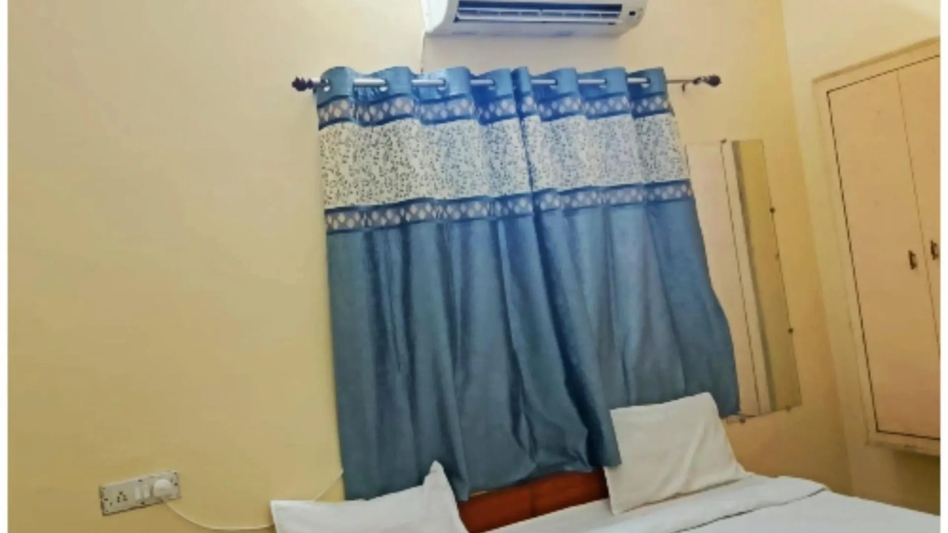 Hotel P G On Ganges ! Near Kashi Vishwanath Temple - Fully Air Conditioned And Spacious Rooms With Free Wi-Fi Facility - A Top Rated Hotel In Varanasi 0*,